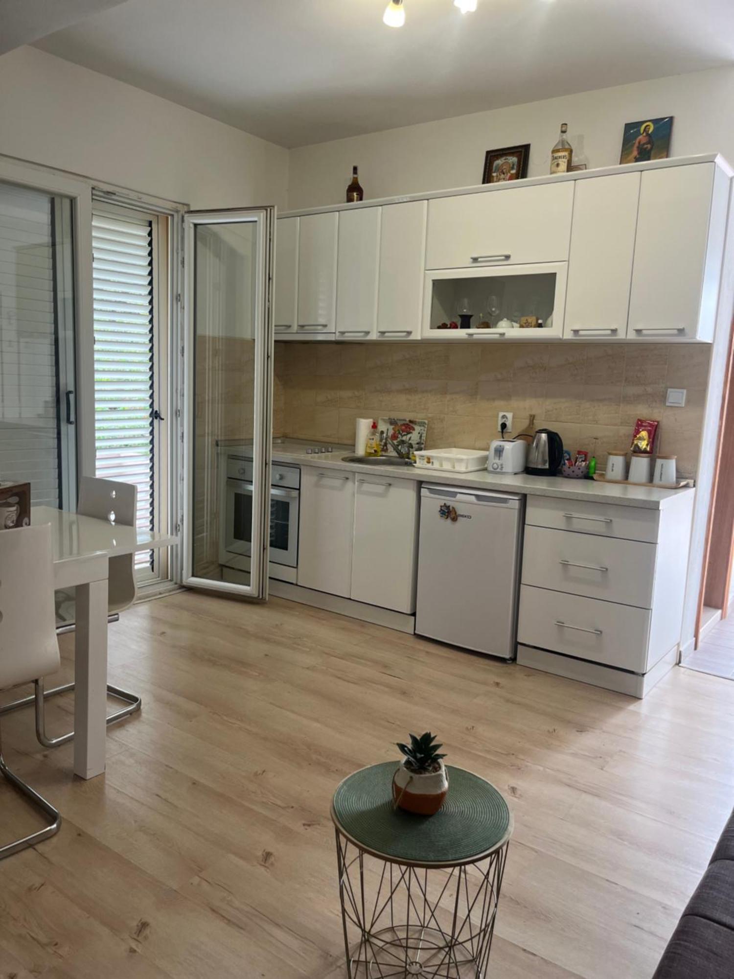 Apartman Iskra Bijela Ngoại thất bức ảnh